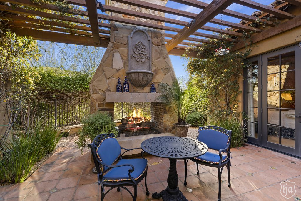 10769-East-Pinnacle-Peak-Road-Side-Patio