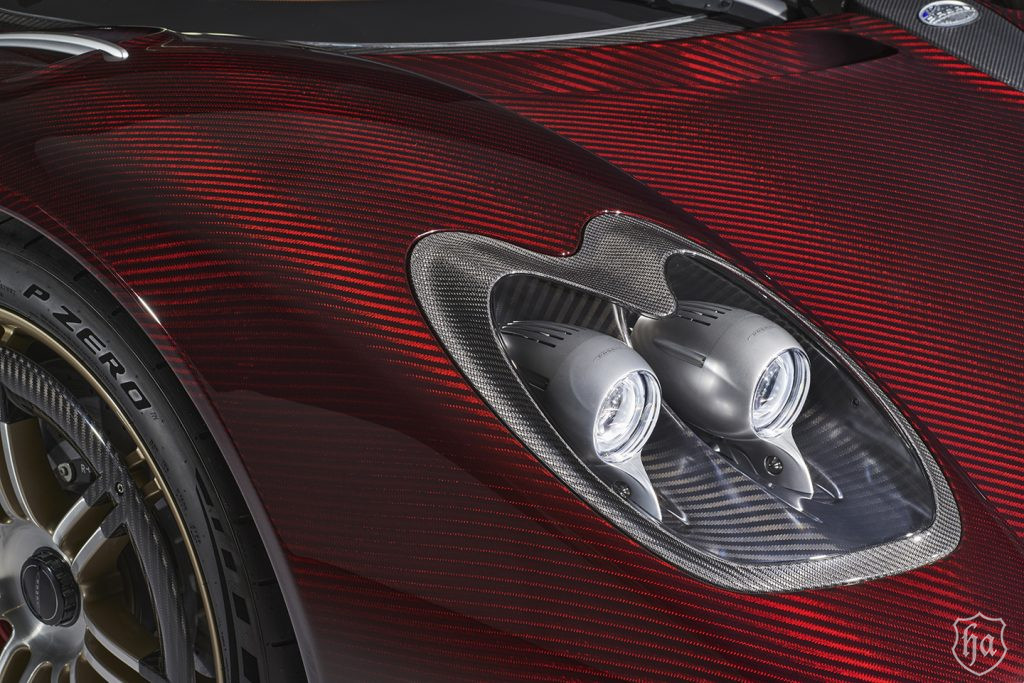 Pagani-Utopia-Roadster-Luci-anteriori