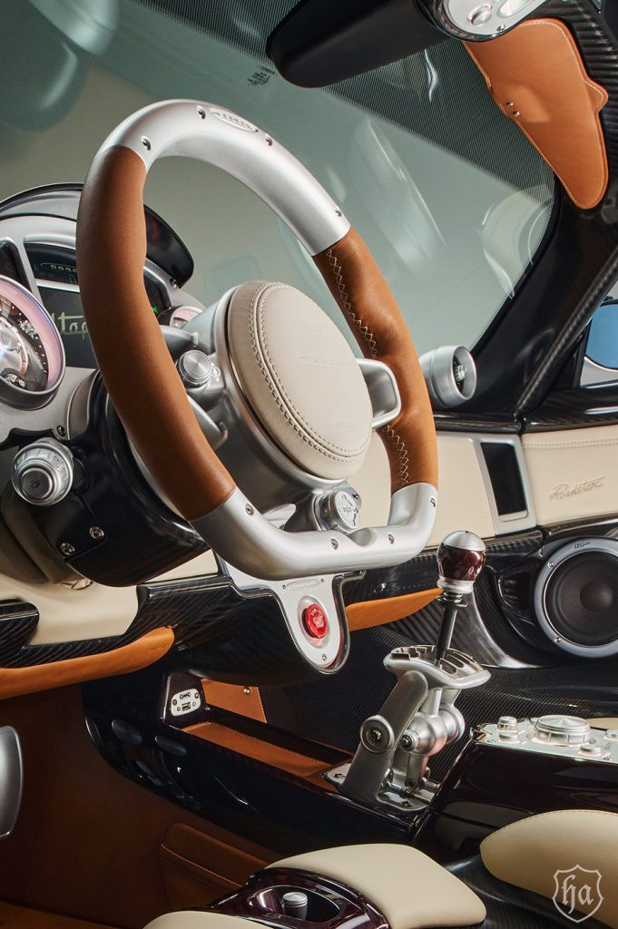 Pagani-Utopia-Roadster-Volante-e-cambio