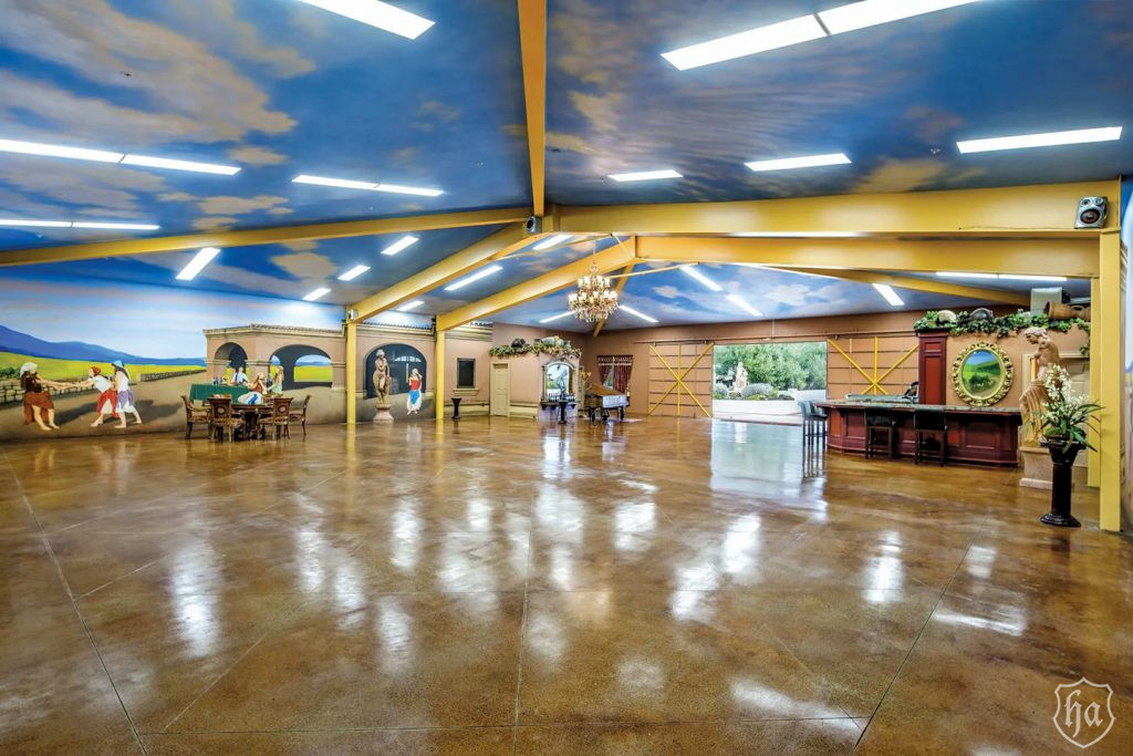 7292-Exotic-Garden-Dr-Cambria-CA-93428-Event-Space-2