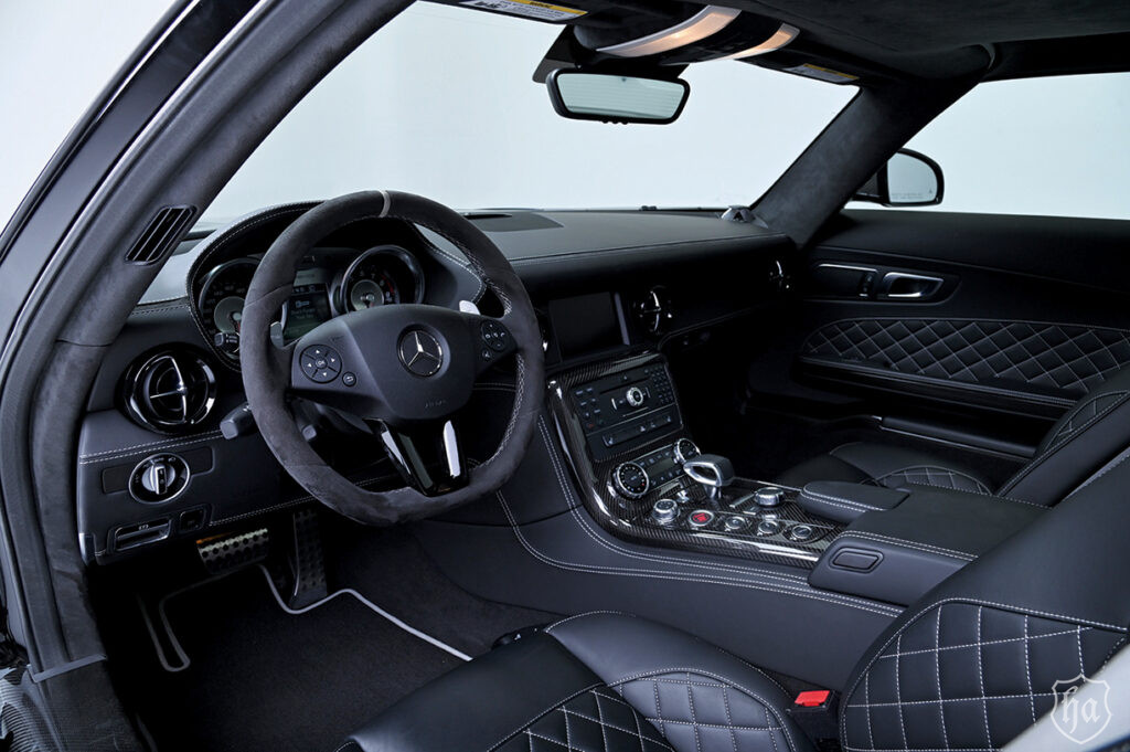 2015-Mercedes-Benz-SLS-AMG-GT-Gullwing-Coupe-Final-Edition-Interior
