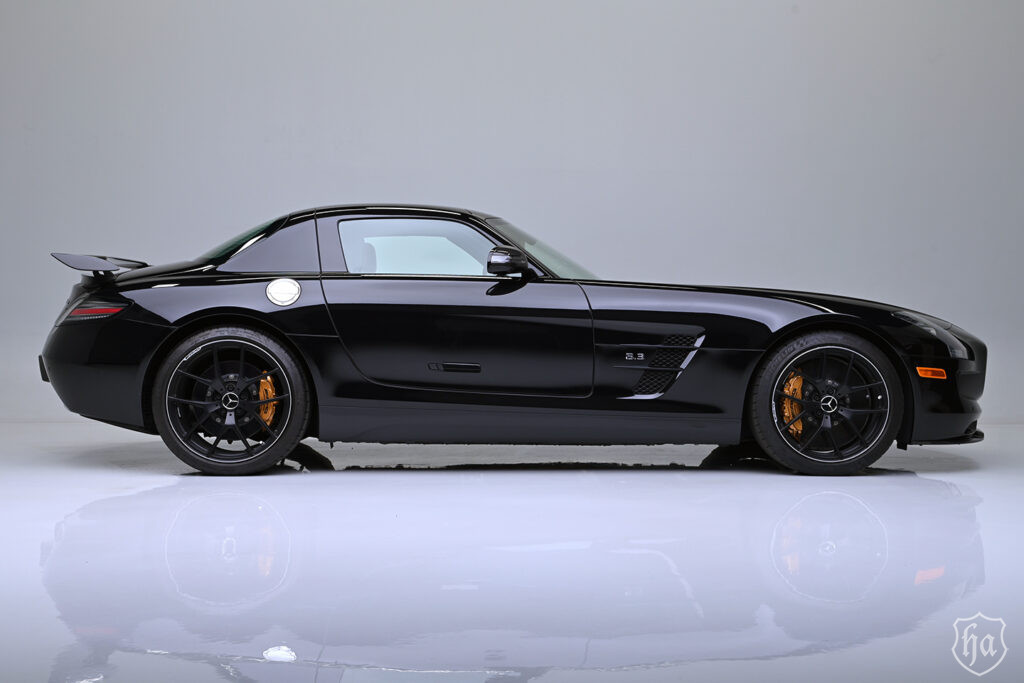 2015-Mercedes-Benz-SLS-AMG-GT-Gullwing-Coupe-Final-Edition-Side