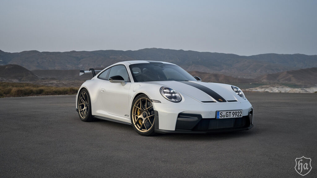 2025-Porsche-911-GT3-2