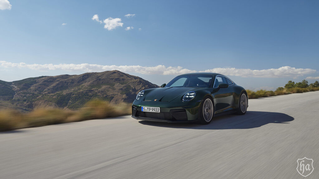 2025-Porsche-911-GT3-Touring-6