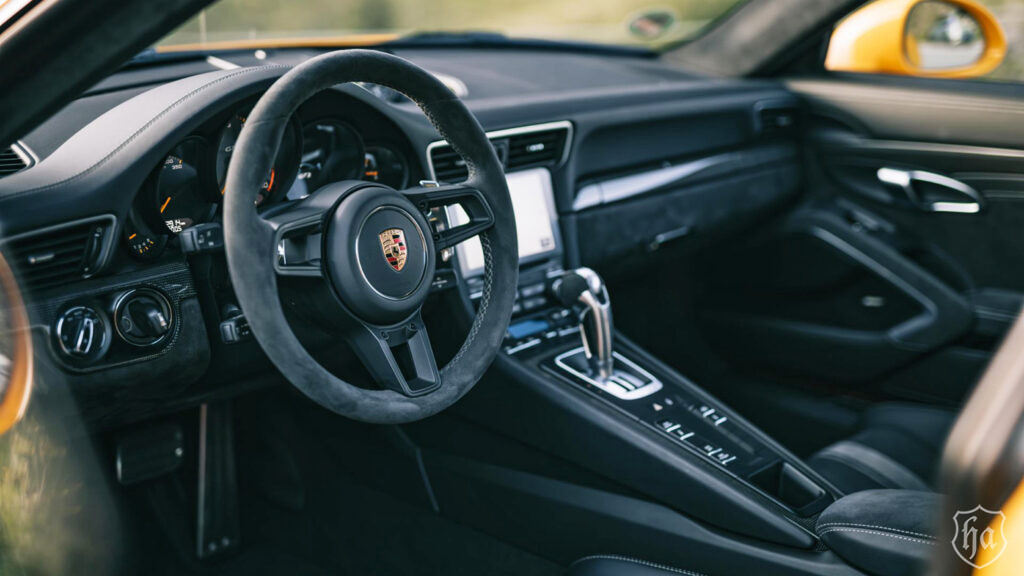 Porsche-911-GT3-991-Interior