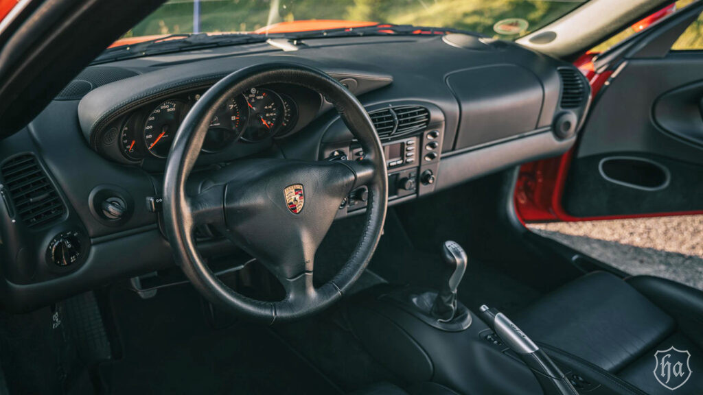 Porsche-911-GT3-996-Interior