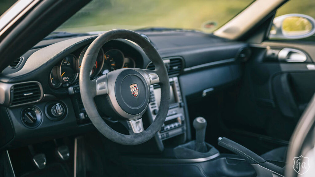 Porsche-911-GT3-997-Interior