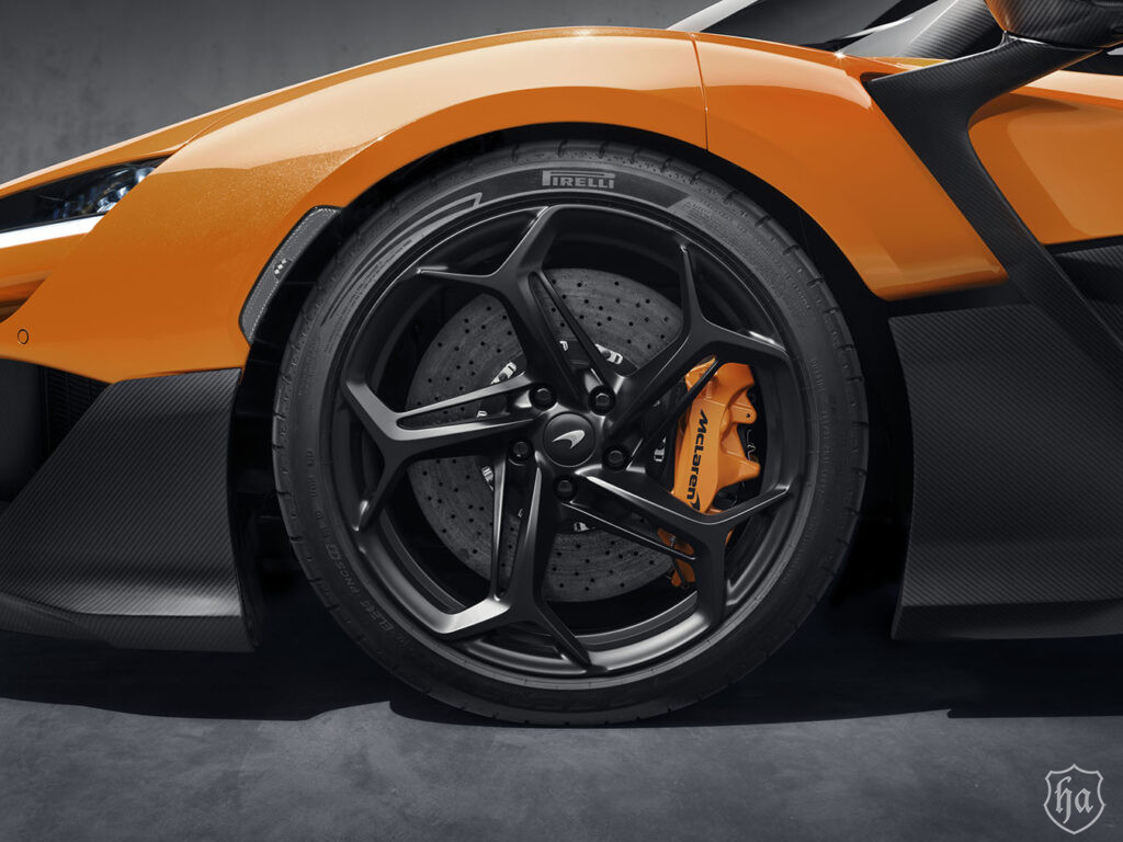 mclaren-w1-wheel-detail