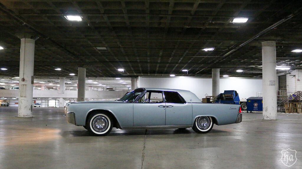 1962-Lincoln-Continental-The-Build-Highline-Autos-side-2