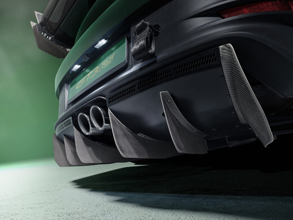 Manthey-Kit-for-Porsche-911-GT3-RS-3