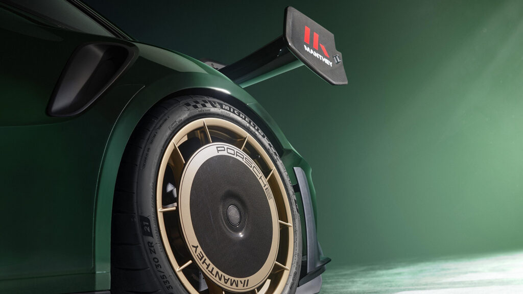 Manthey-Kit-for-Porsche-911-GT3-RS-7