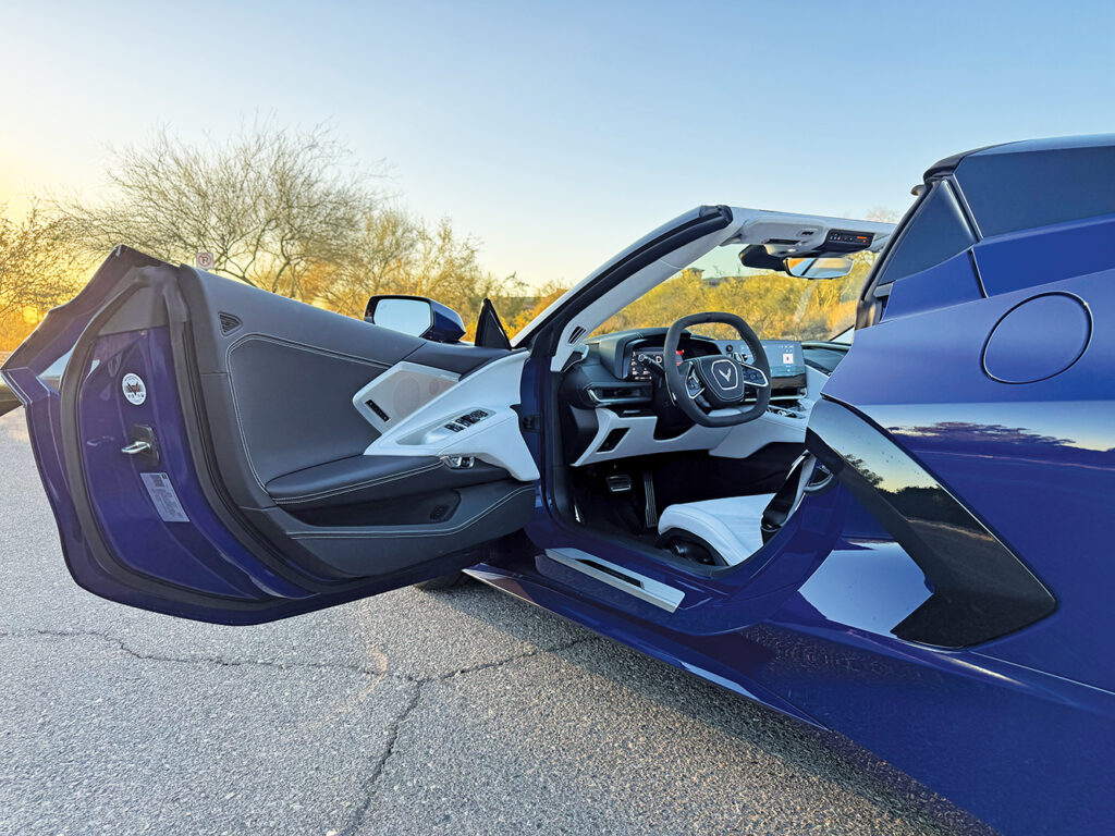 2025-Chevrolet-Corvette-Stingray-Convertible-2
