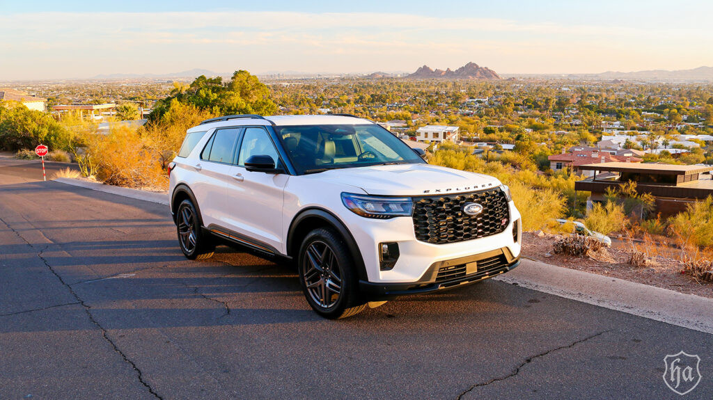 2025-Ford-Explorer-ST-14