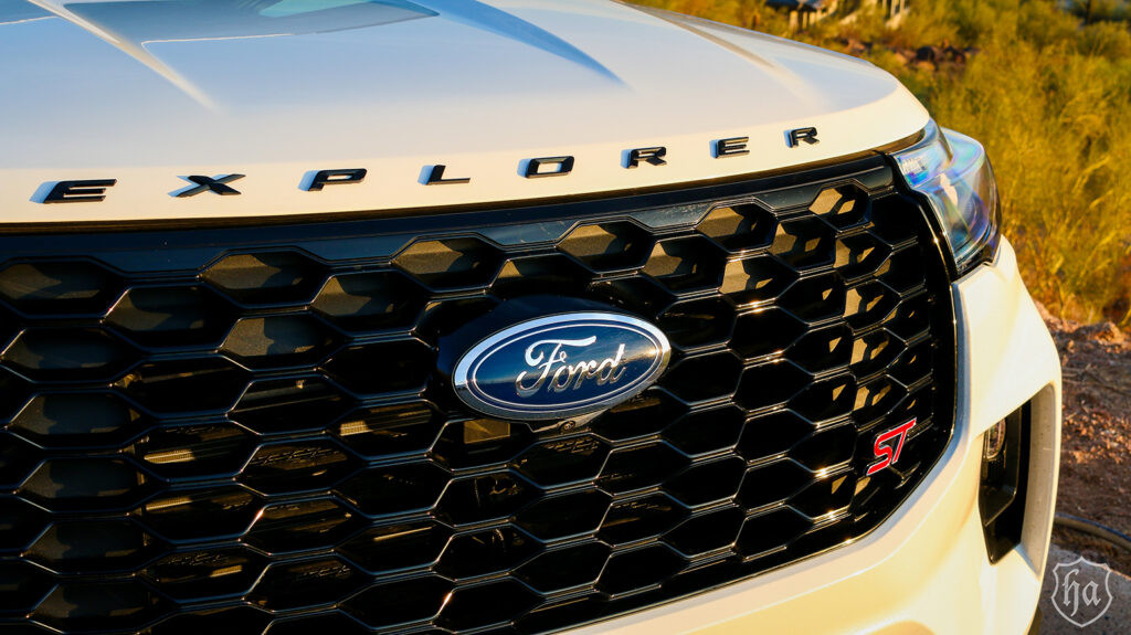 2025-Ford-Explorer-ST-15