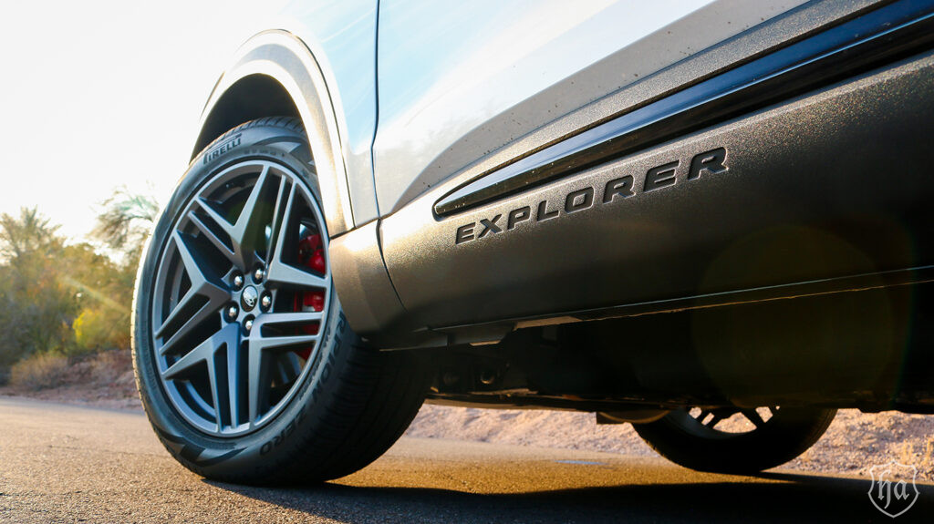 2025-Ford-Explorer-ST-18