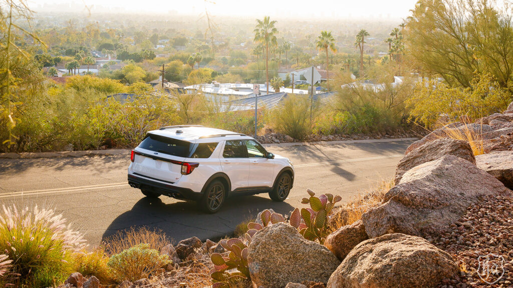 2025-Ford-Explorer-ST-19