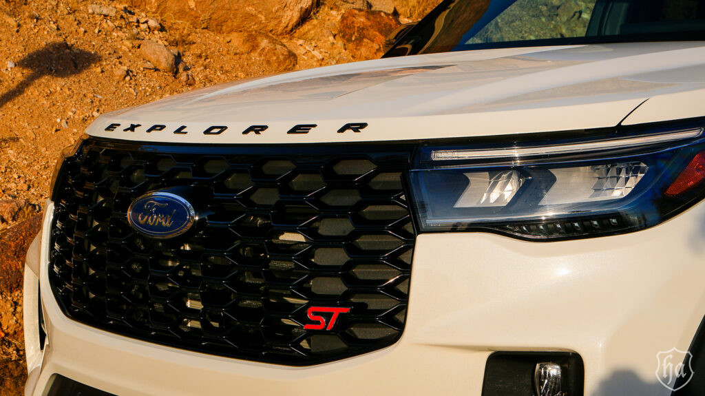 2025-Ford-Explorer-ST-2