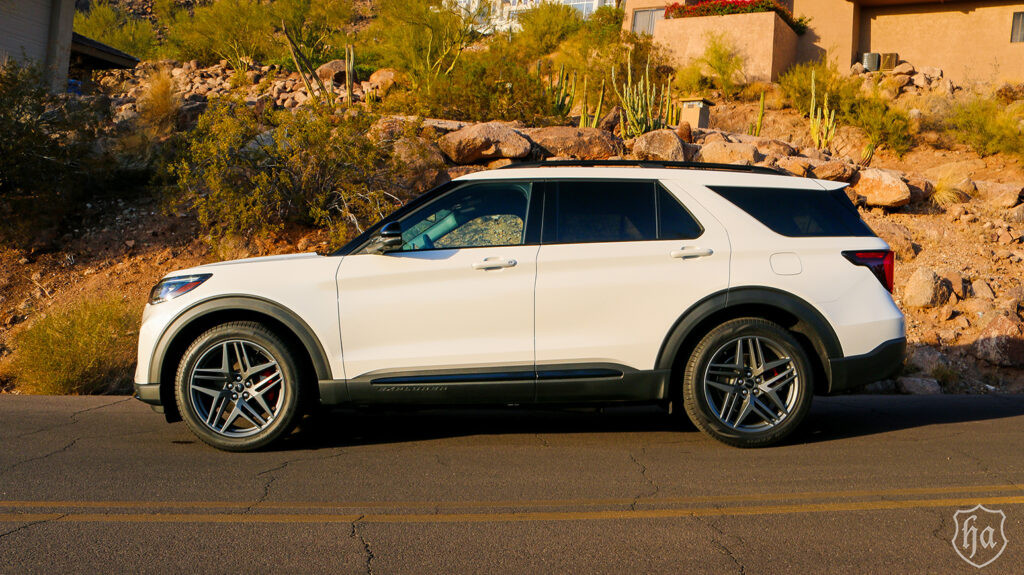 2025-Ford-Explorer-ST-5