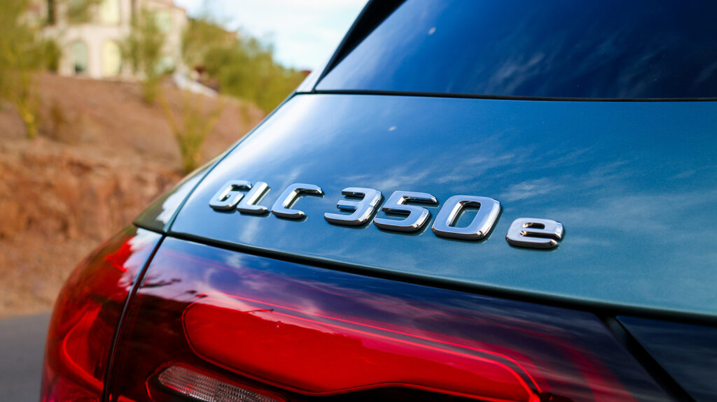 2025-Mercedes-Benz-GLC-350e-13