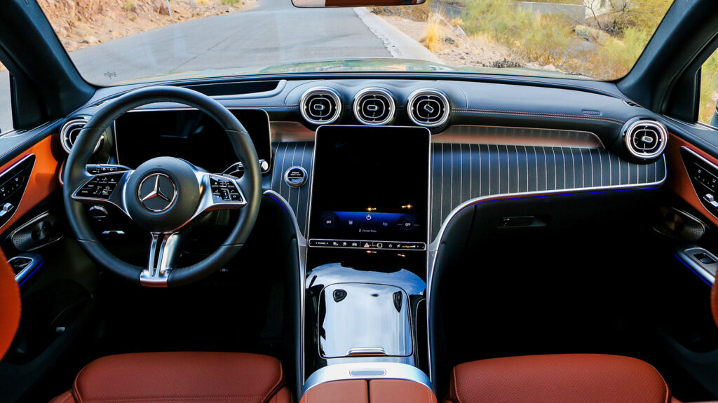 2025-Mercedes-Benz-GLC-350e-8