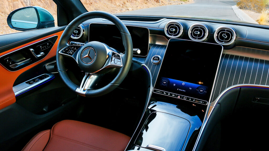 2025-Mercedes-Benz-GLC-350e-9