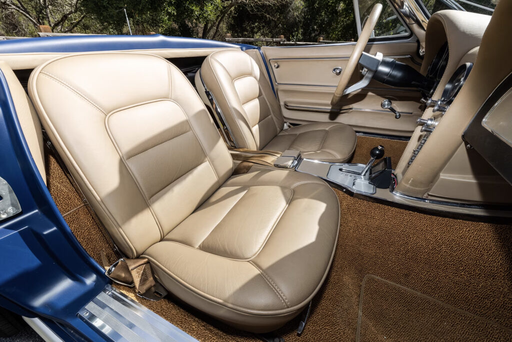 Electric-1965-Chevrolet-Corvette-Convertible-10