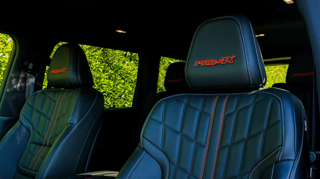 2025-Nissan-Armada-PRO-4X-4W_4