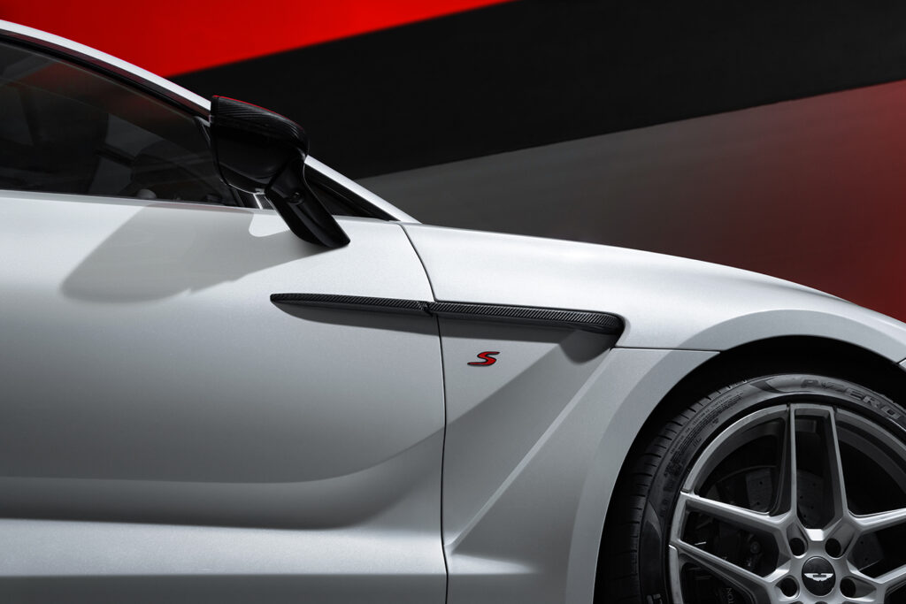 Aston-Martin-DBX-S_8