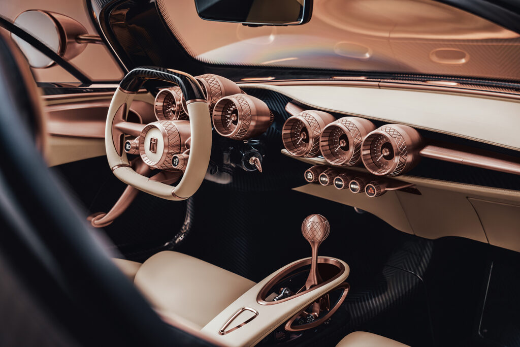 De-Tomaso-P72-Interior_02