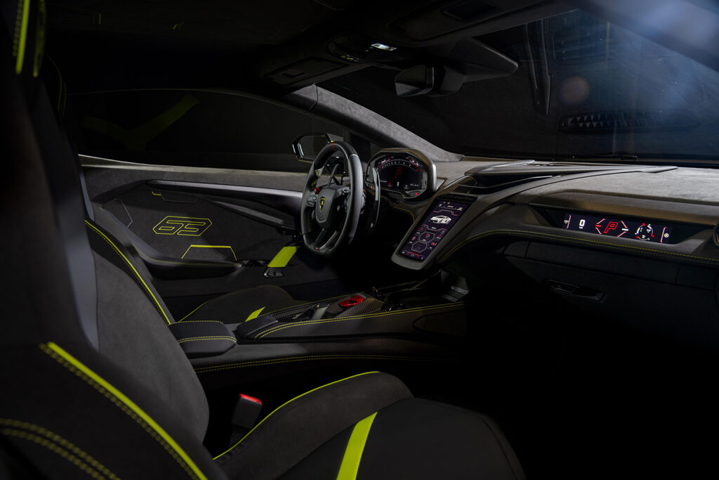 Lamborghini-Revuelto-Ducati-Interior