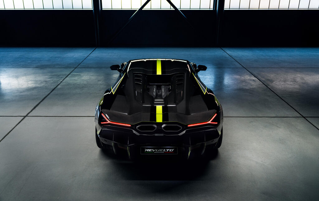 Lamborghini-Revuelto-Ducati_2