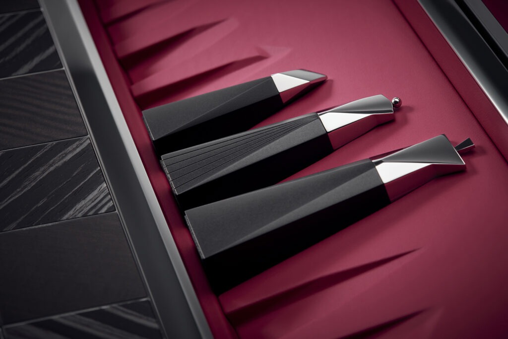 Rolls-Royce-Chess-Set_2