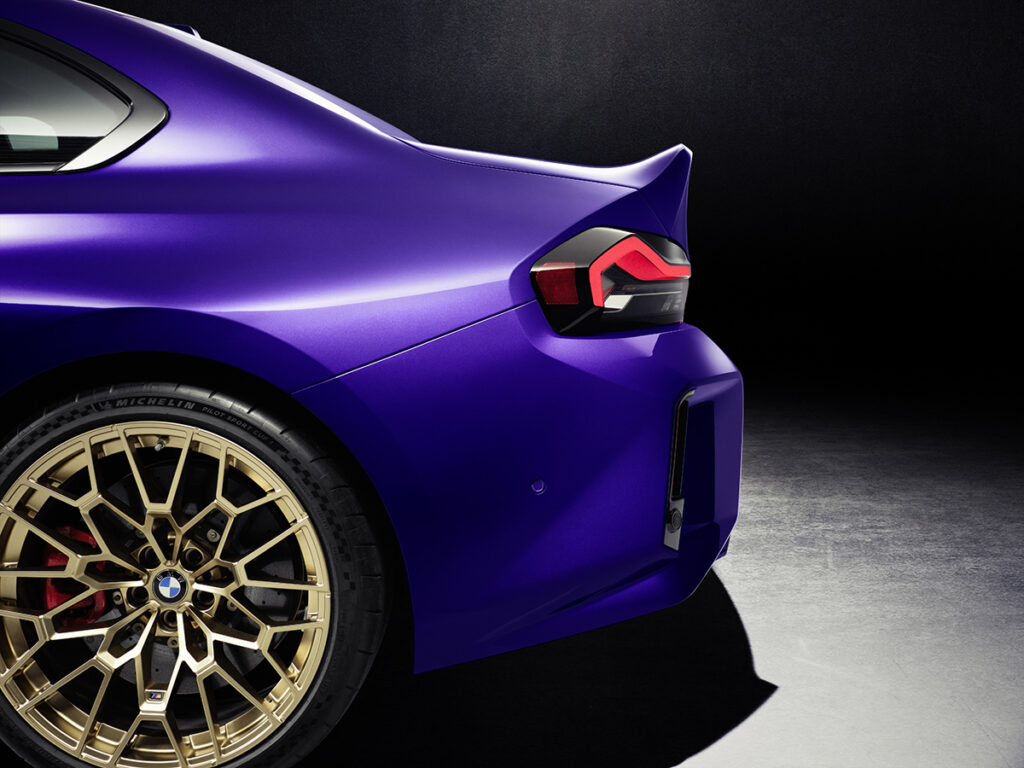 2026-BMW-M2-CS_19