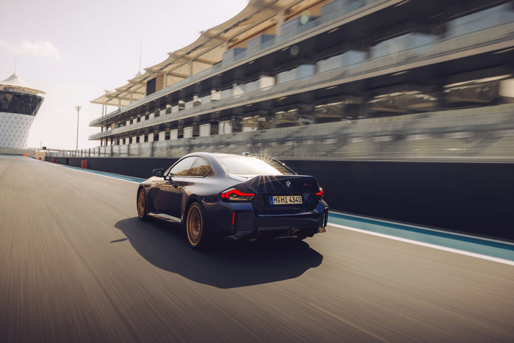 2026-BMW-M2-CS_2