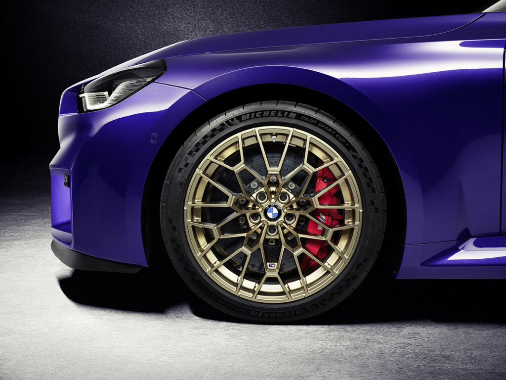 2026-BMW-M2-CS_21