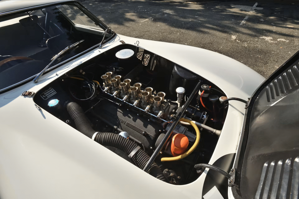 1962-Ferrari-250-GTO–3729GT-Bianco-Speciale-Engine