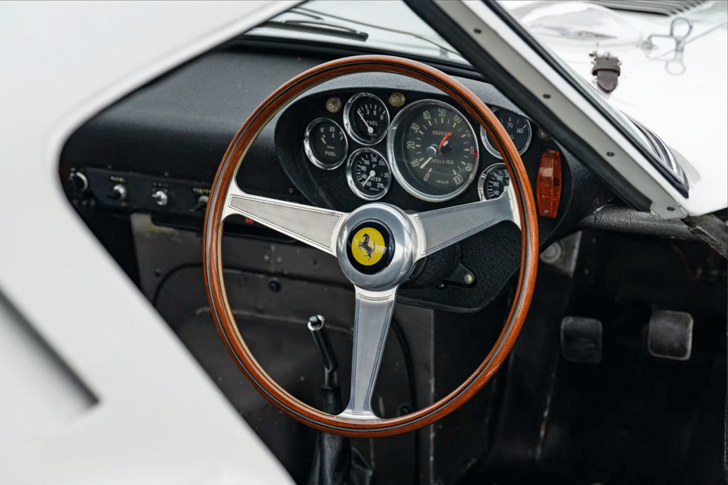 1962-Ferrari-250-GTO–3729GT-Bianco-Speciale-Interior