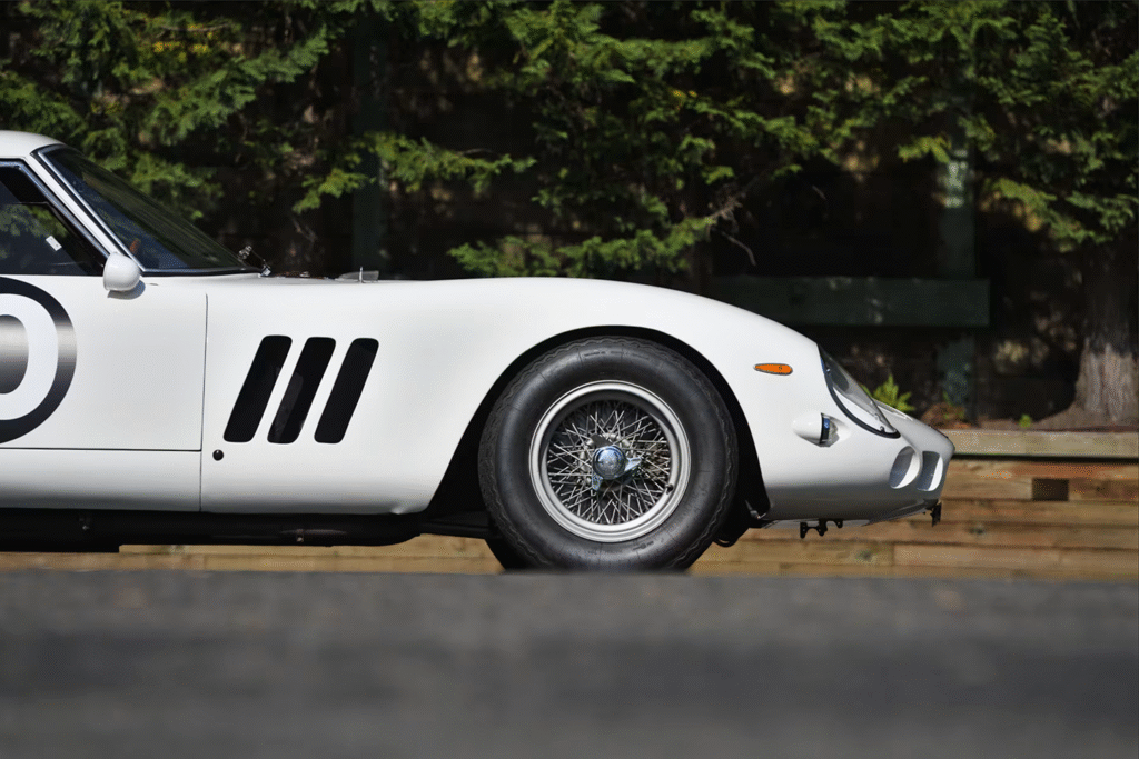 1962-Ferrari-250-GTO–3729GT-Bianco-Speciale_9