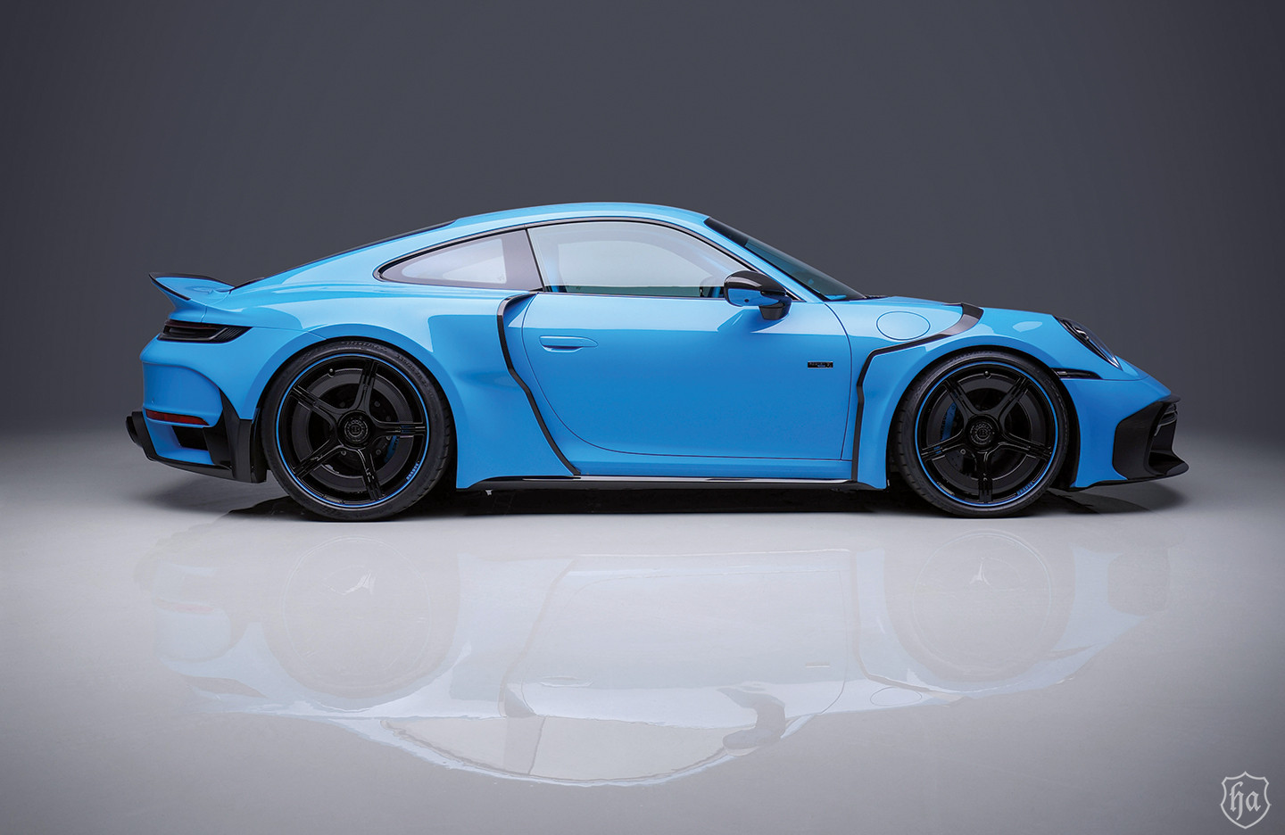 WELCOME TO WOW: Feel the Brabus Effect with this 900 Rocket R at