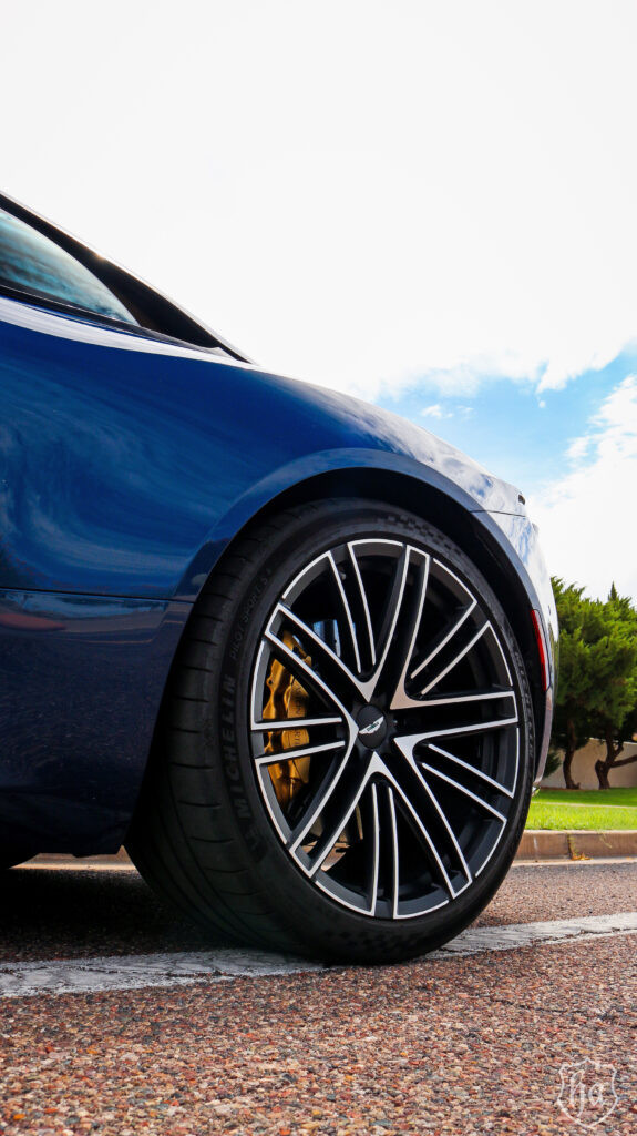 2025-Aston-Martin-DB12-Coupe-wheel