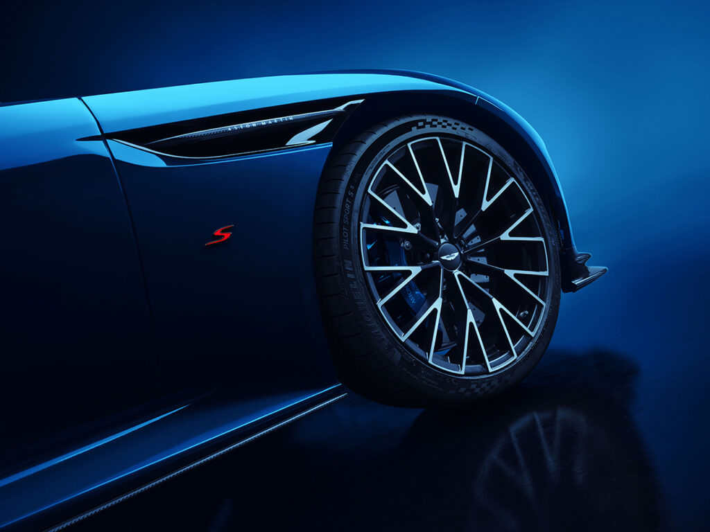 Aston-Martin-DB12-S_09