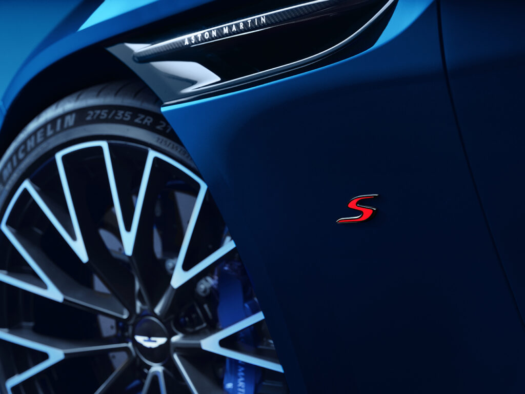 Aston-Martin-DB12-S_11
