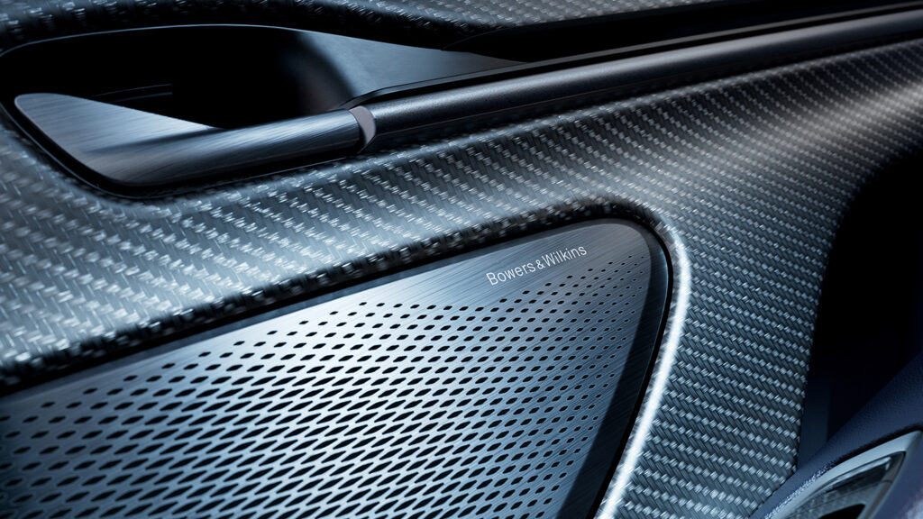Aston-Martin-DB12-S_23