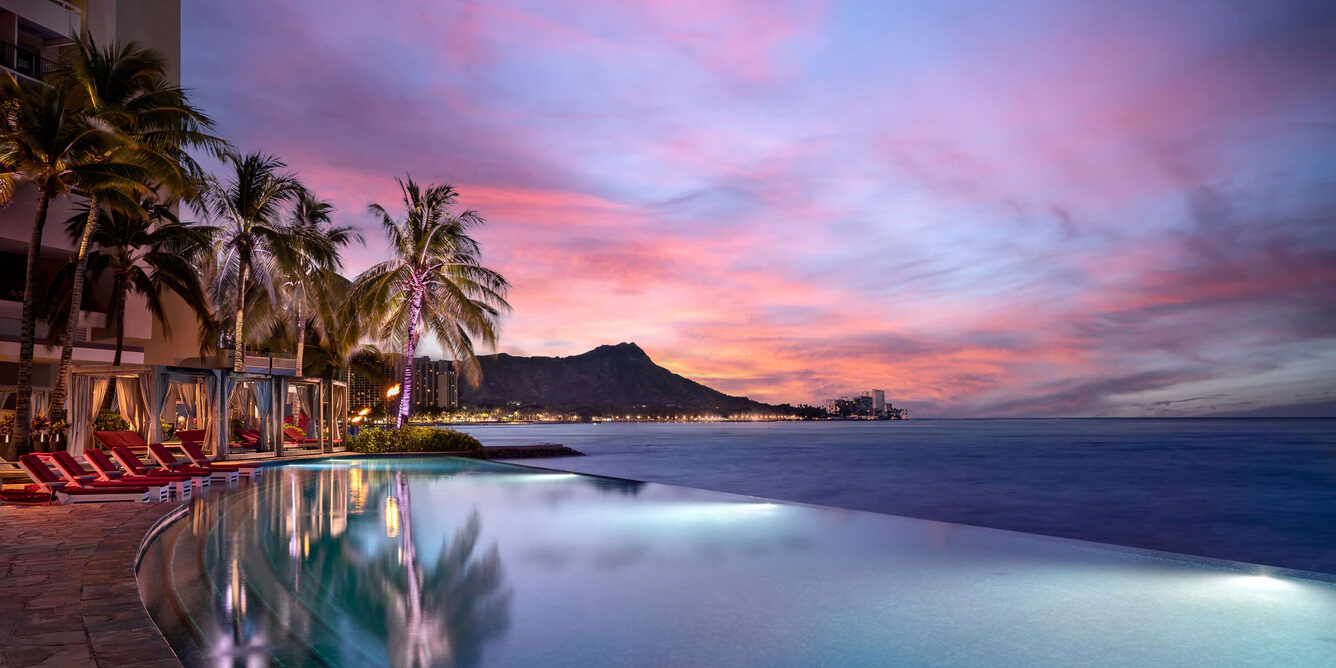 Sheraton-Waikiki-Beach-Resort-Infinitypool