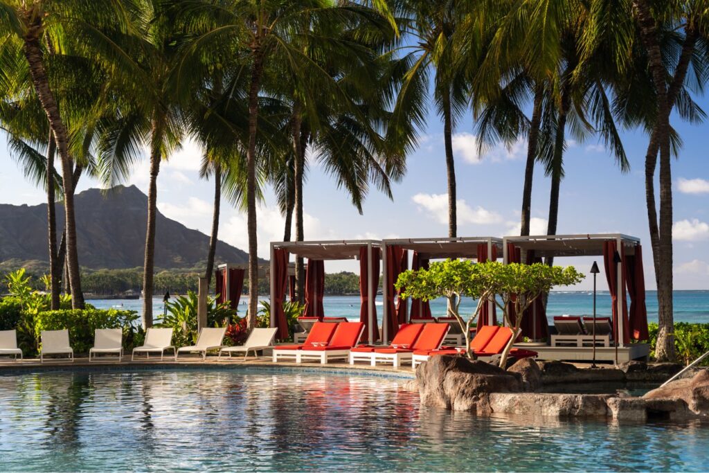 Sheraton-Waikiki-Beach-Resort-Pool