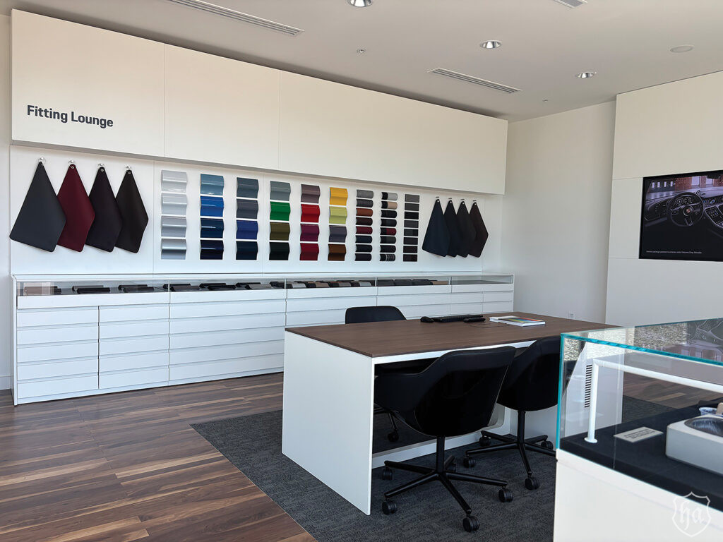 Porsche-Arrowhead-Interior-Fitting-Lounge