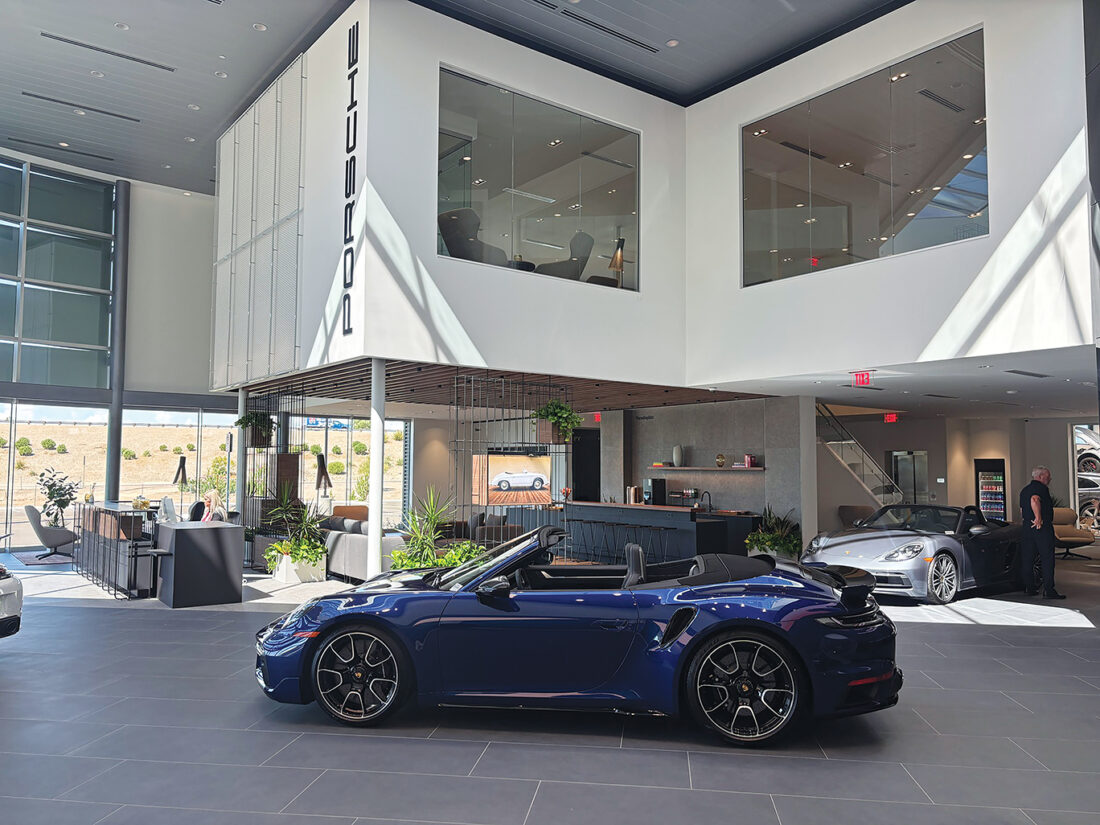 Porsche-Arrowhead-Interior_2
