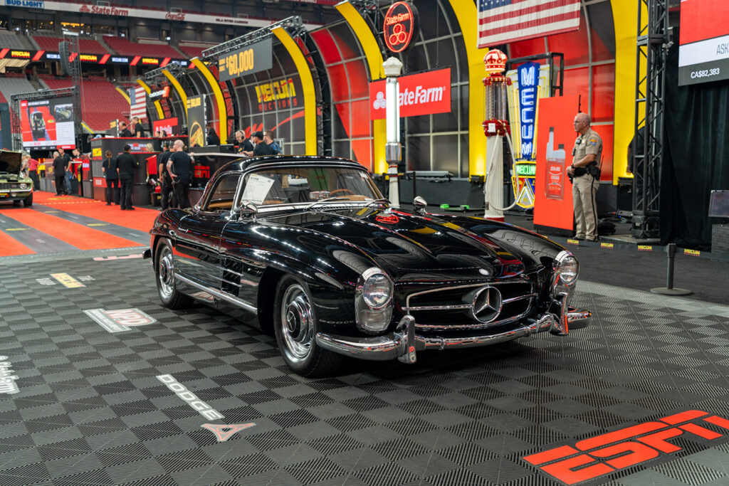 Mecum-Glendale-2026-1959-Mercedes-Benz-300SL-Roadster-Sold-for-$907,500