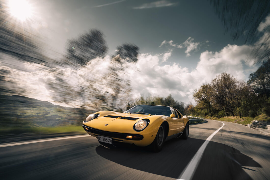 lamborghini-miura-the-first-supercar-in-history14