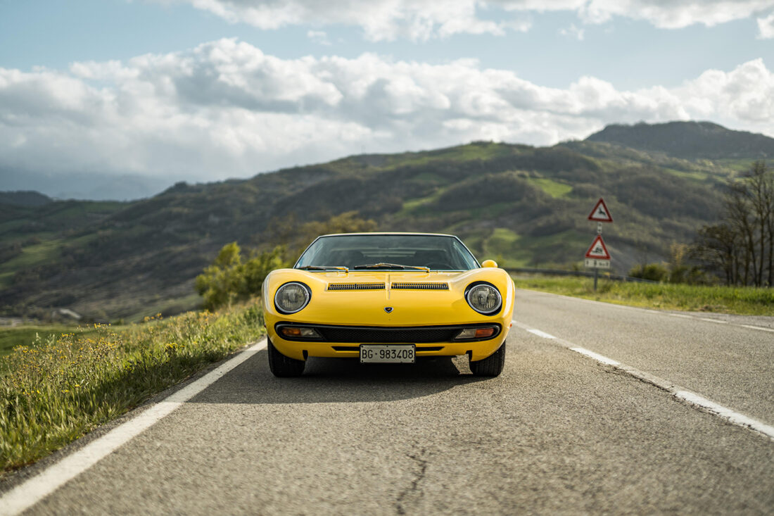 lamborghini-miura-the-first-supercar-in-history16